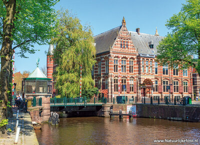 ansichtkaart Groningsch museum en brug