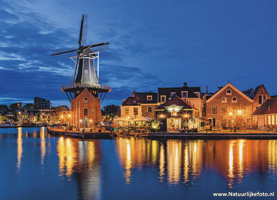 ansichtkaart Haarlem - molen de Adriaan