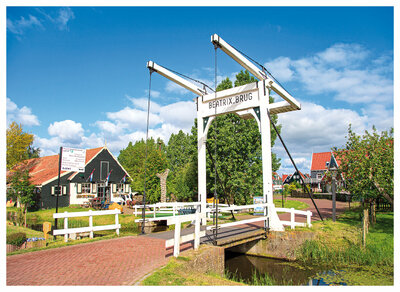 ansichtkaart Marken - Beatrix brug