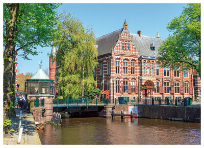 ansichtkaart Groningsch museum en brug