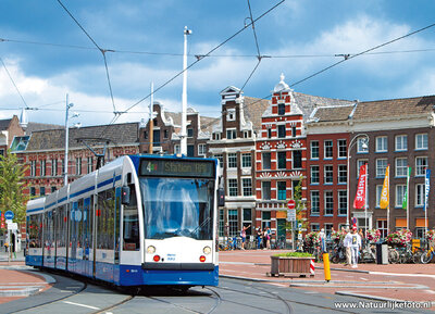 ansichtkaart tram op het Muntplein in Amsterdam