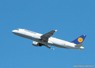 ansichtkaart Airbus A320-200 - Lufthansa